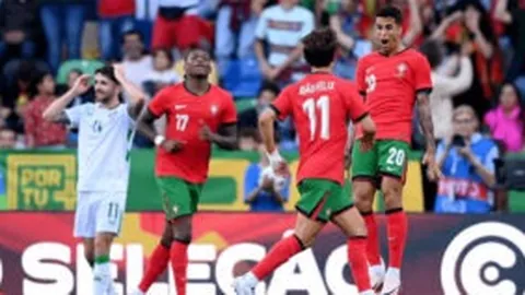 [冬日滑雪盛宴]全国高山滑雪冠军赛事激情开赛